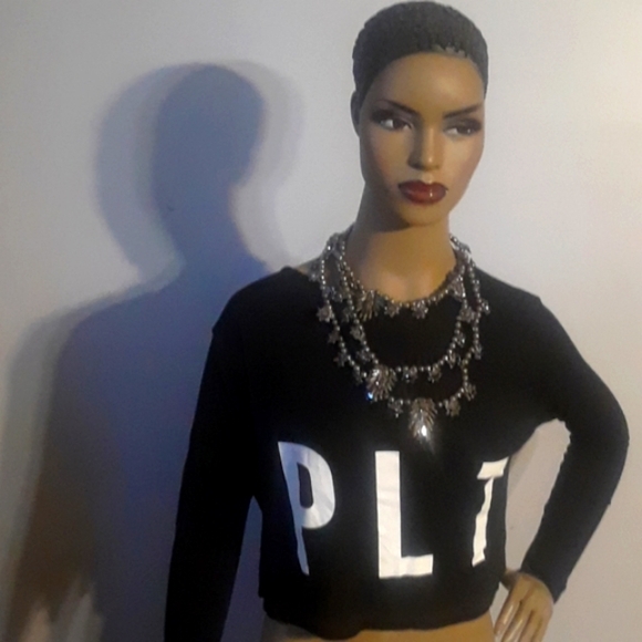 Pretty Little Thing T-Shrit - Picture 3 of 5